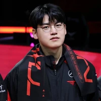 Lee Minhyung _ T1 Gumayusi