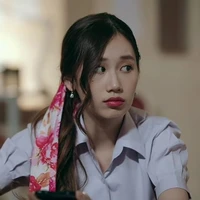 Irin Jaratpun (Claire)