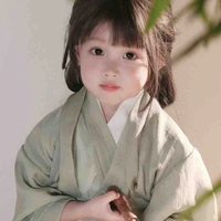 Lưu Y Nguyệt ( lúc bé )