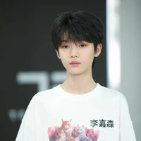 Lý Gia Sâm_ hắn