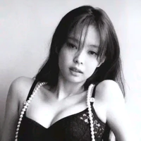 kim Jennie; em