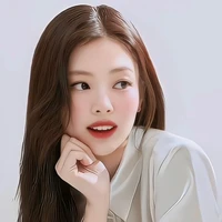 Jennie ( em)
