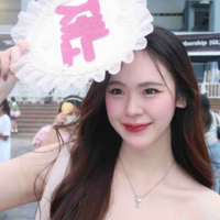 June(chị)