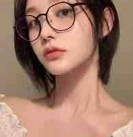 Minh Thư ( bạn thân Hận )