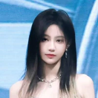 Viên Nhất Kỳ-Nàng