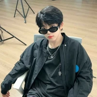 Trương Hàm Thụy/y/