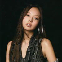 Kim Jennie - Em