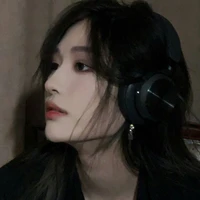 Vương Dịch /V/
