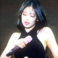 chị 2