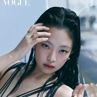 kim jennie (cô)