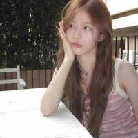 Lâm Bạch Dương (@ari.el)