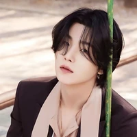 Yoongi(Hắn)