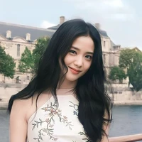 jisoo ( chị ngài )