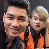 anh em trong nhóm 
