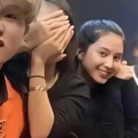 bên nhóm nữ