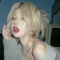 Lục Hạ Nghi-Emily