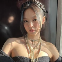 Jennie Kim[bạn Soo và Chae]