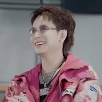 Hoàng Kim Long - Lou Hoàng