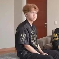 nhân cách thứ hai thik ngược của tg