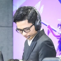 Thầy Titan