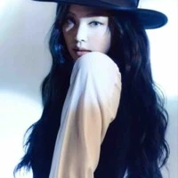 𝓚𝓲𝓶 𝓙𝓮𝓷𝓷𝓲𝓮