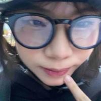 Tác giả đẹp gáii =)) 