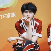 Tác giả tên Tynn