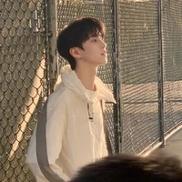 Lục Hoàng Lập Tân_Tom