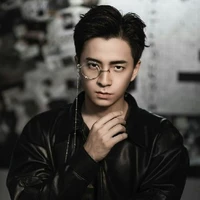 Ngô Kiến Huy - bạn cô