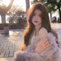 Trịnh Hàn Cẩm Vy •nu9•