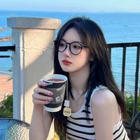 Hàn Bích Phương ( layla) e gái na9