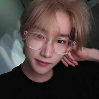 Hyuk ( em )