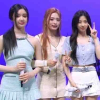 Tác Giả _ Junnie / Trang