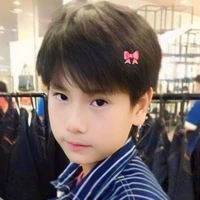 bé phuwin dễ thương 