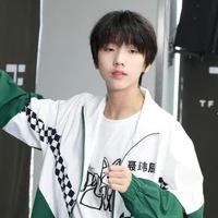 Nhiếp Vĩ Thần