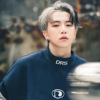 Hồ Lê Thanh Tùng / anh ta /