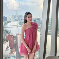 Hàn ( trợ lí Ngọc )