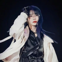 Trần Kha [Chị]