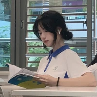 Hạ Tú Vy / 12a2