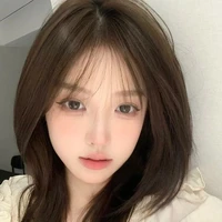 Tạ Linh Chi Lạc (em gái nu9)