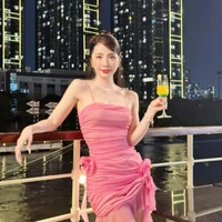 Phạm Thị Quỳnh Nga (em)