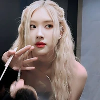rose ( mẹ cô)