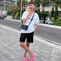 Phạm Vũ Hoài Nam (đỏ)