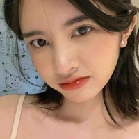 Six (vợ t/g) 
