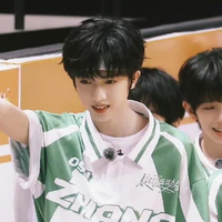 Trương Nhi Anh (em)