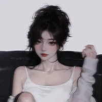 Khương Uyển Mỵ(em hắn)