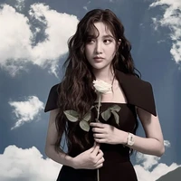 Lí Ân - Freen (cô)