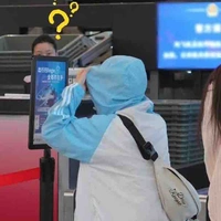 Tác giả luỵ nic:))