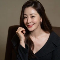 Vương Triều Minh Hằng - mẹ Vy