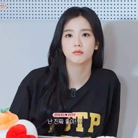 Kim Jisoo (cô)